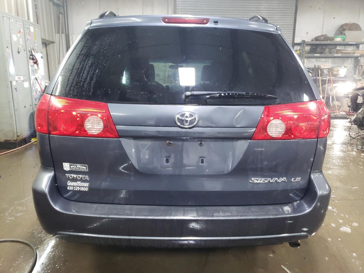 2009 Toyota Sienna - Image 6