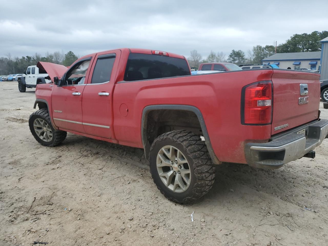 2014 GMC Sierra - Image 2
