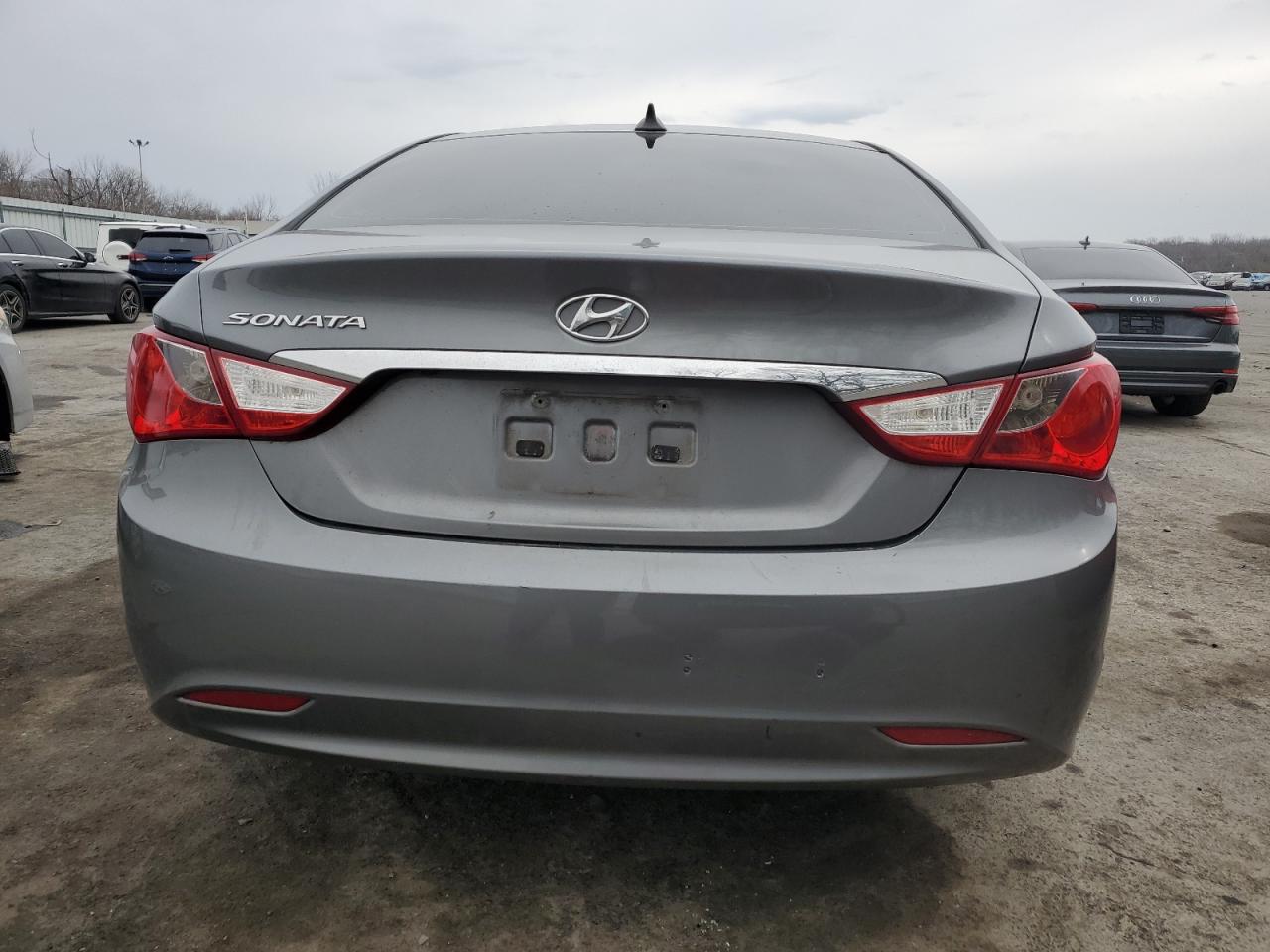 2013 Hyundai Sonata - Image 6