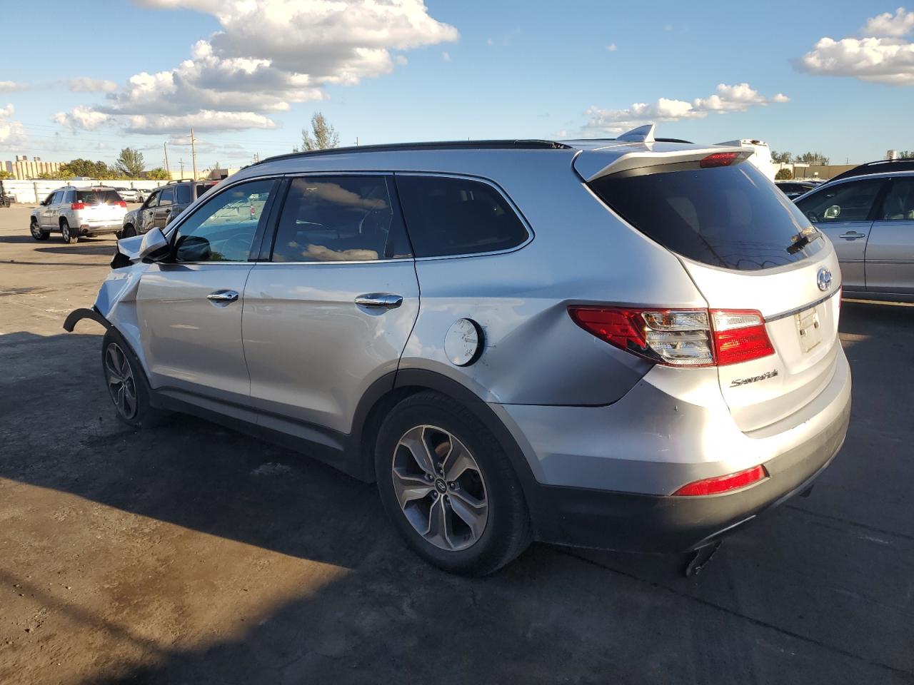 2014 Hyundai Santa Fe - Image 2