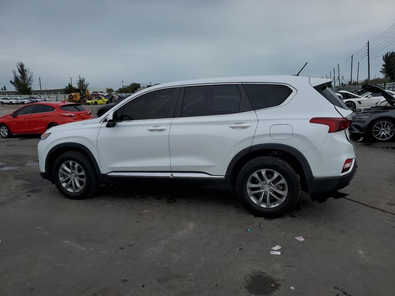 2019 Hyundai Santa Fe - Image 2