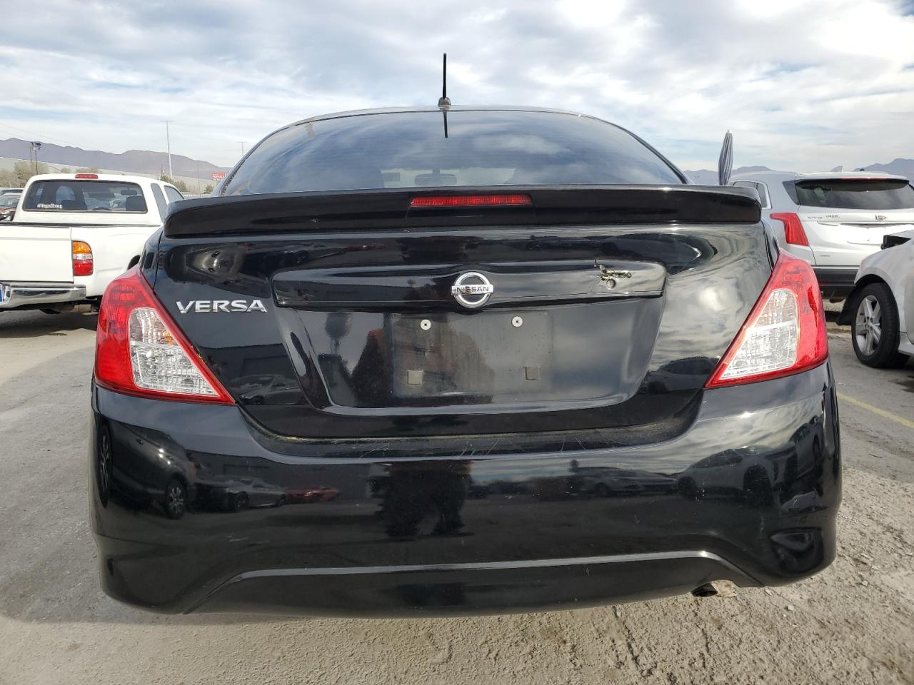 2017 Nissan Versa - Image 6