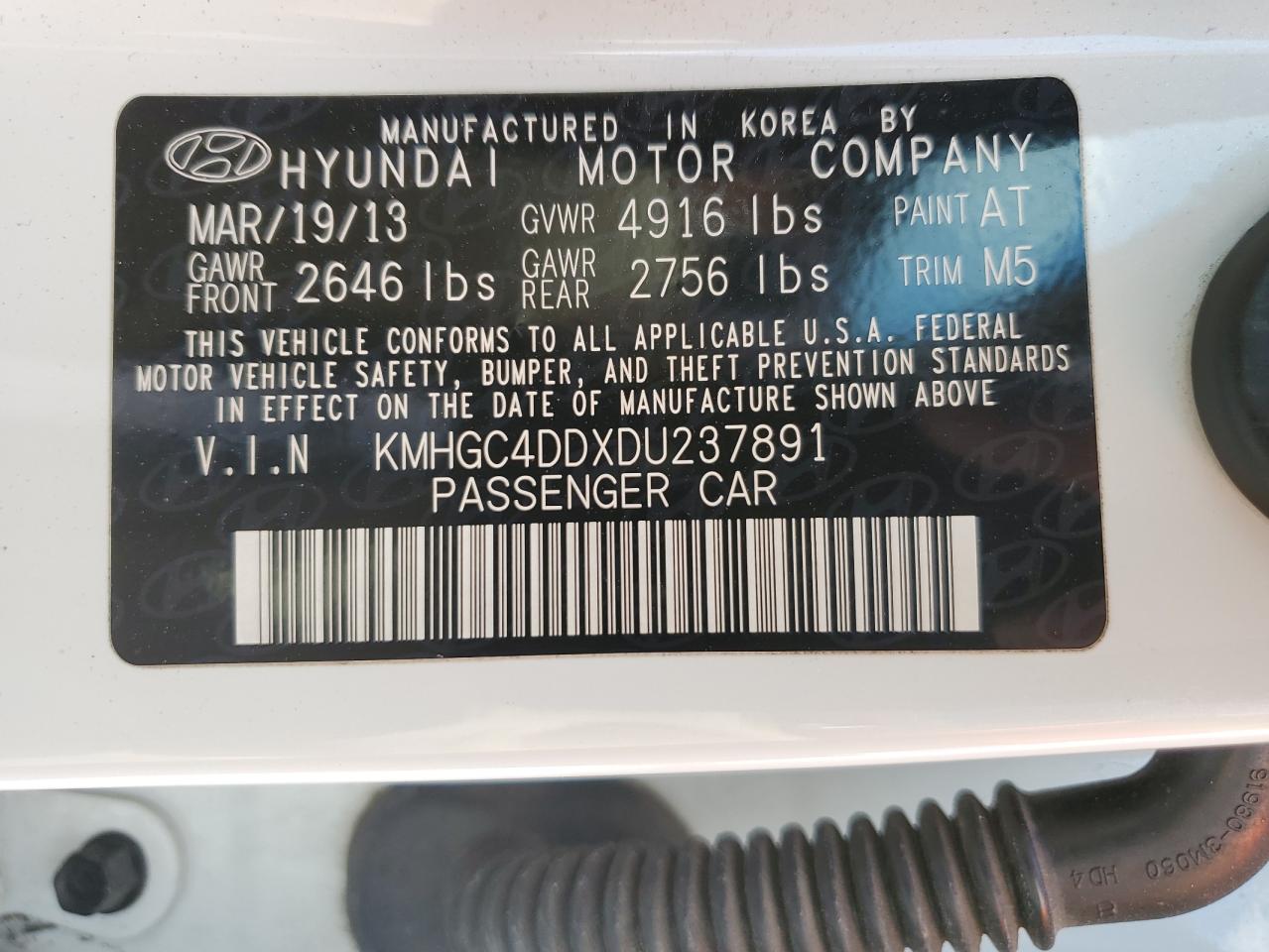 2013 Hyundai Genesis - Image 14