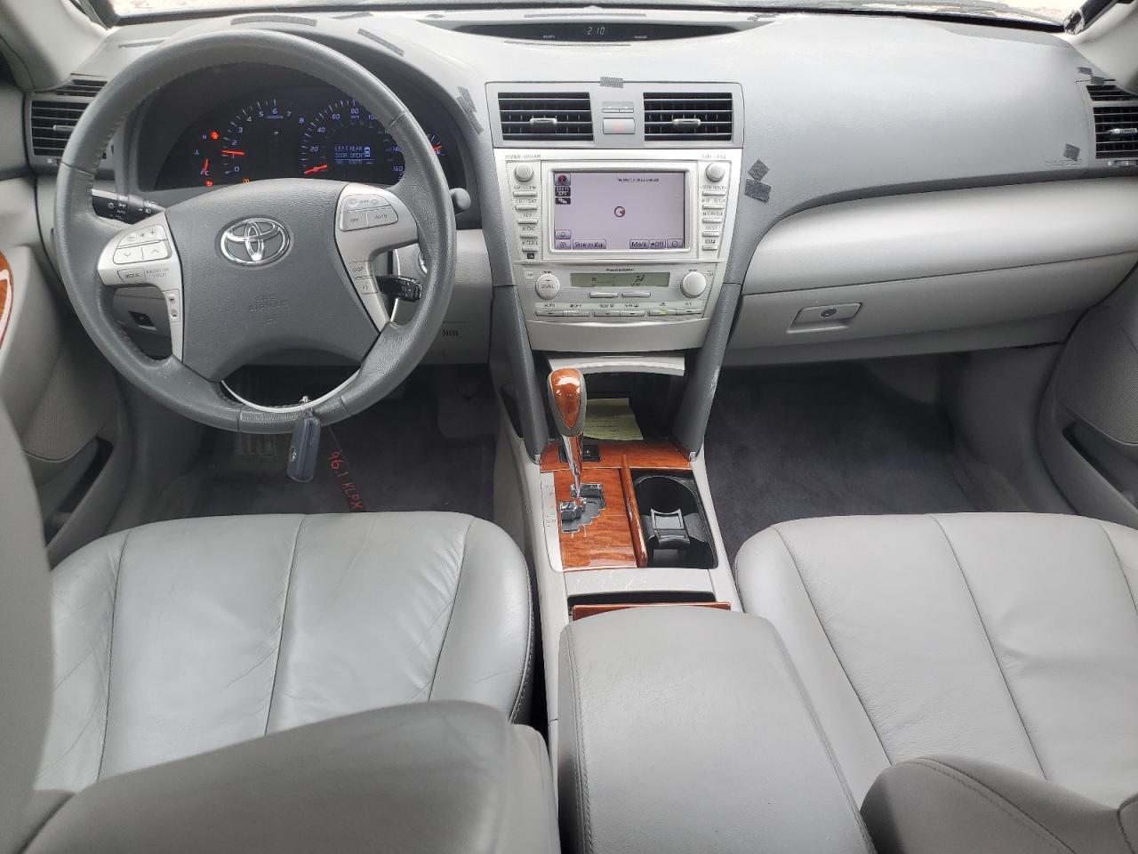 2010 Toyota Camry - Image 8