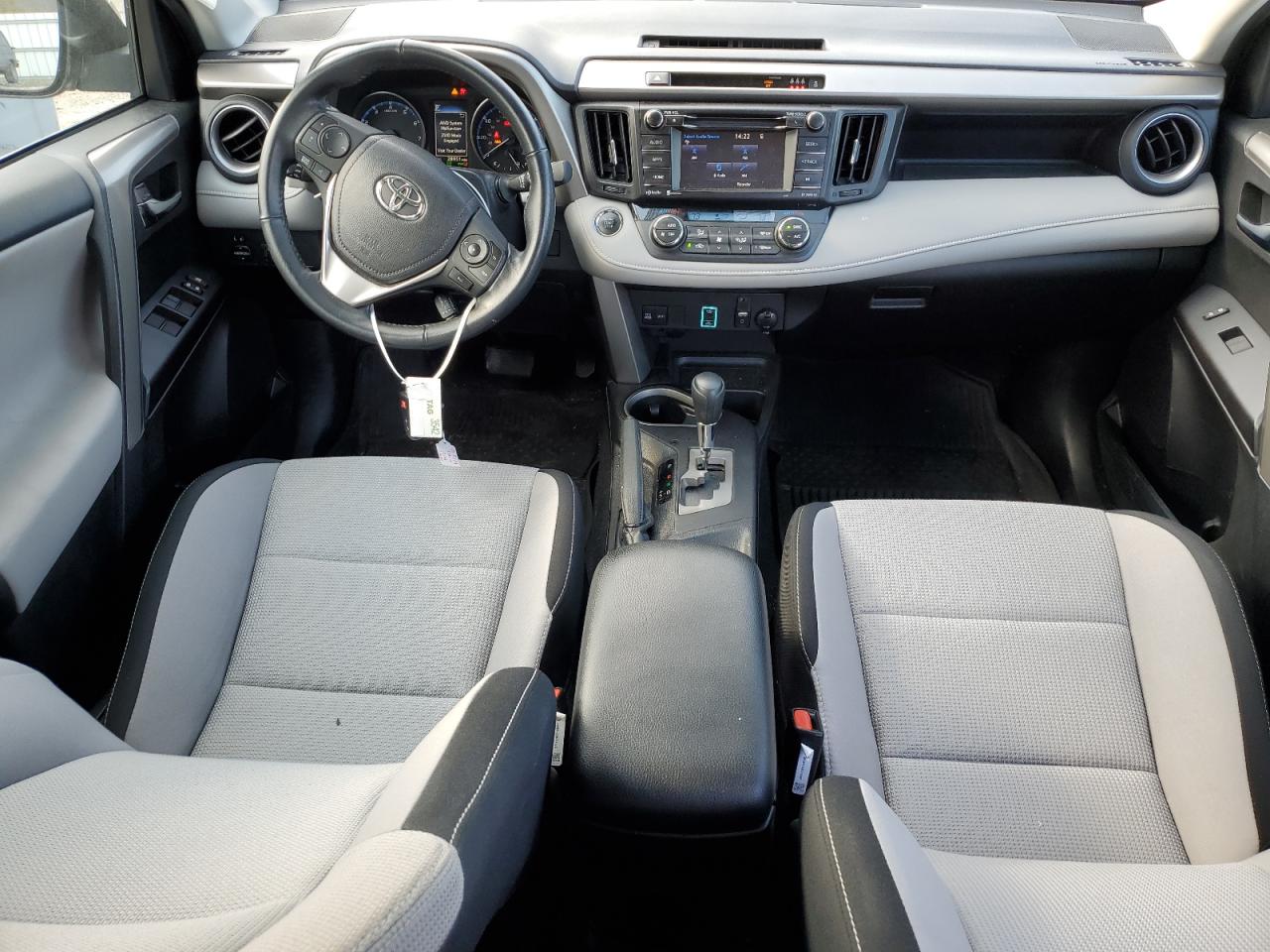 2018 Toyota RAV 4 - Image 8