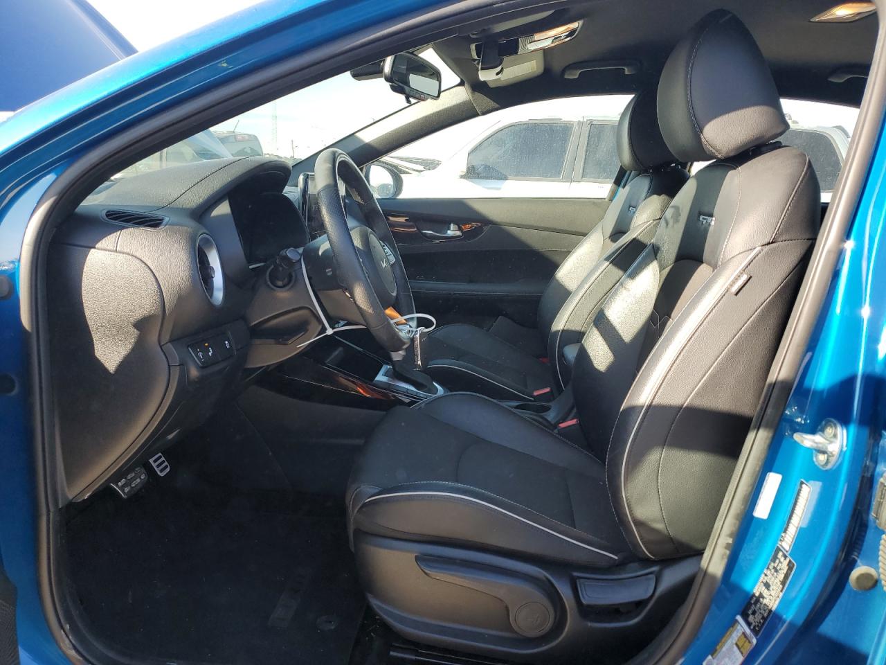 2023 Kia Forte - Image 7