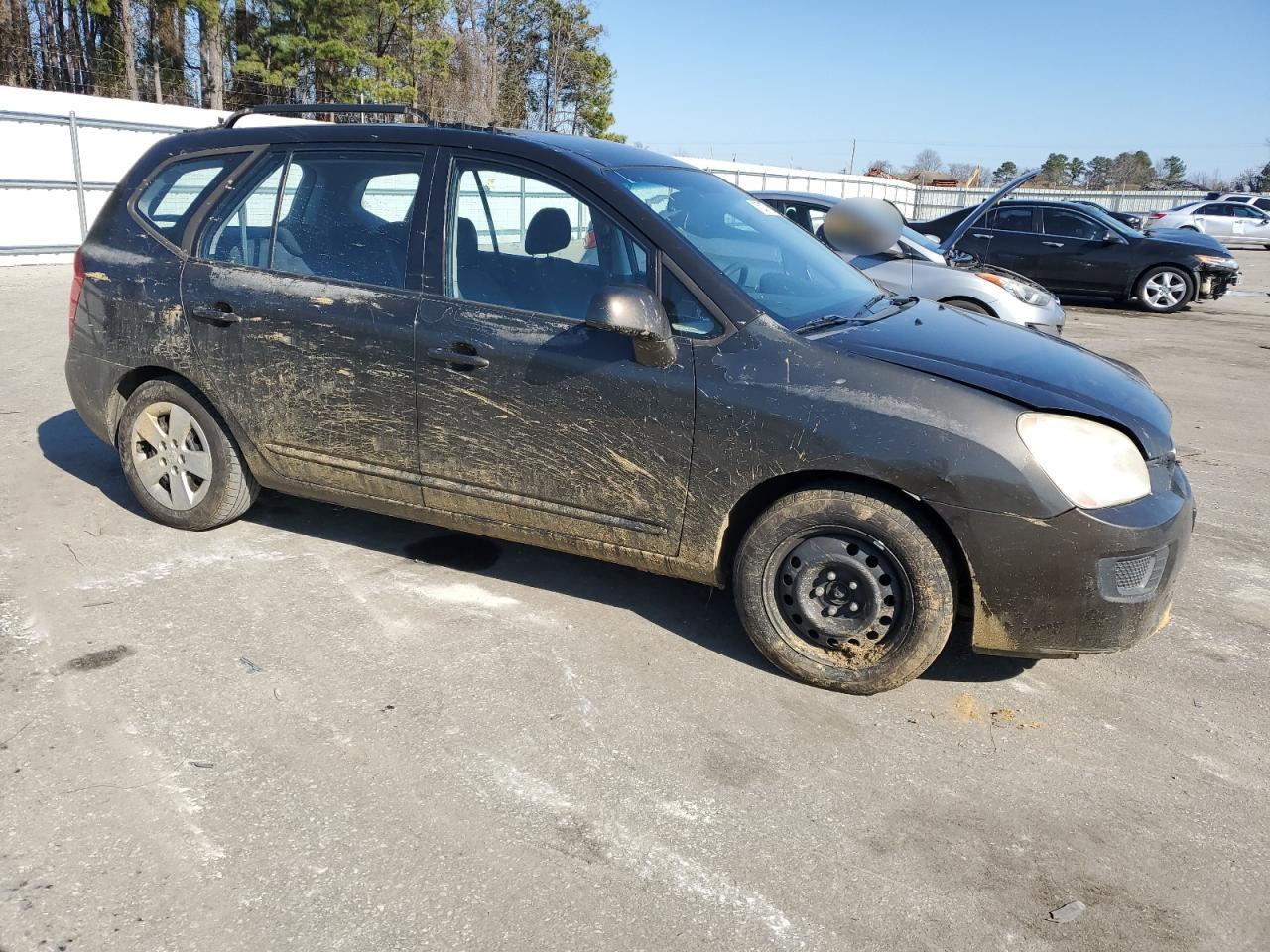 2009 Kia Rondo - Image 4