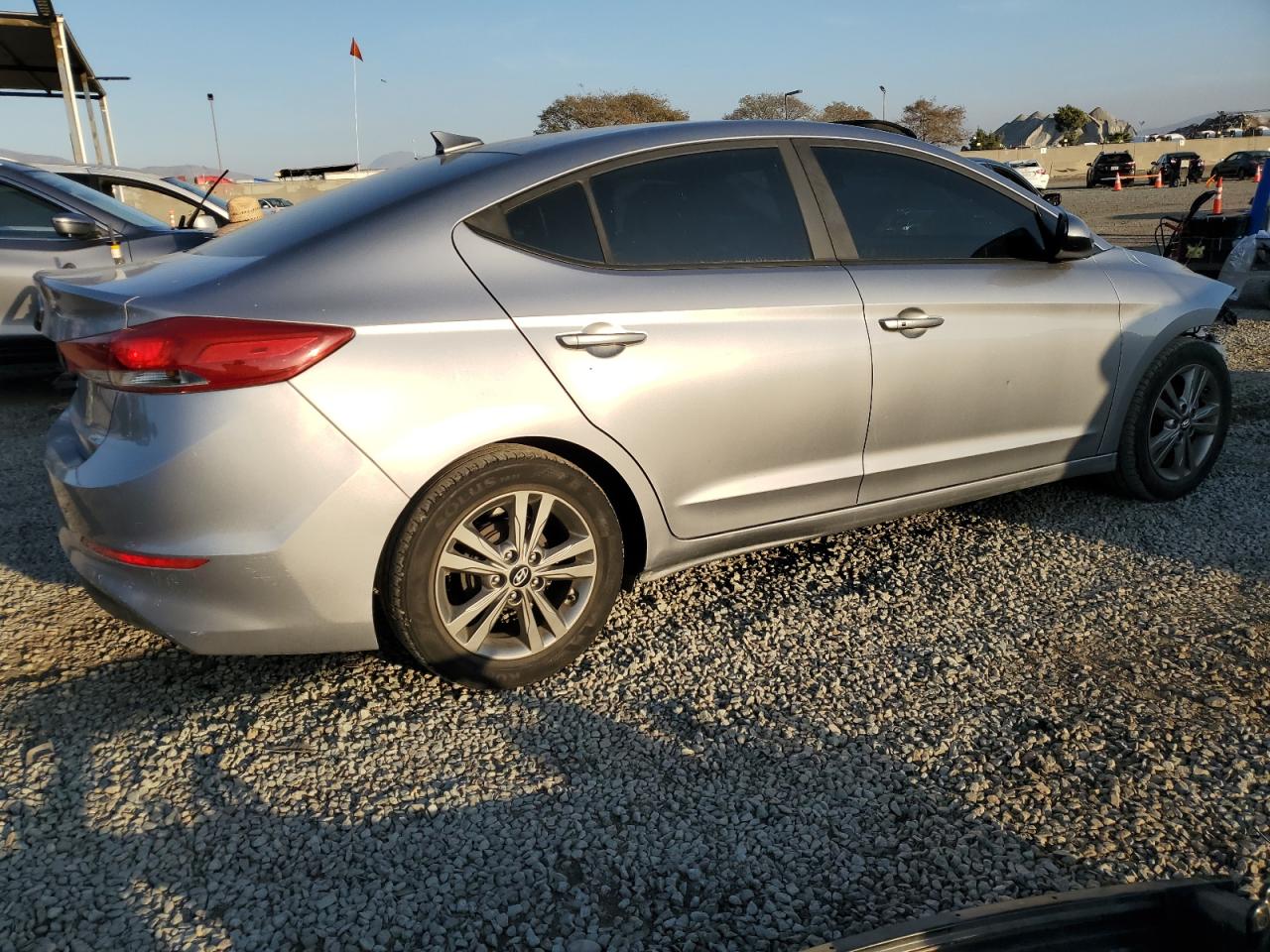 2017 Hyundai Elantra - Image 3