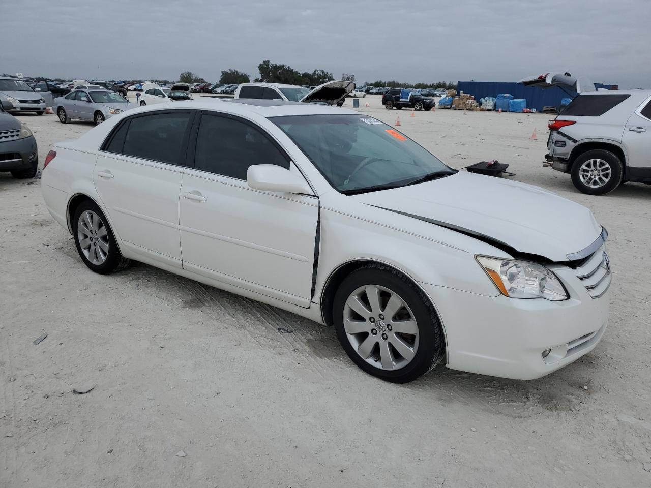 2007 Toyota Avalon - Image 4