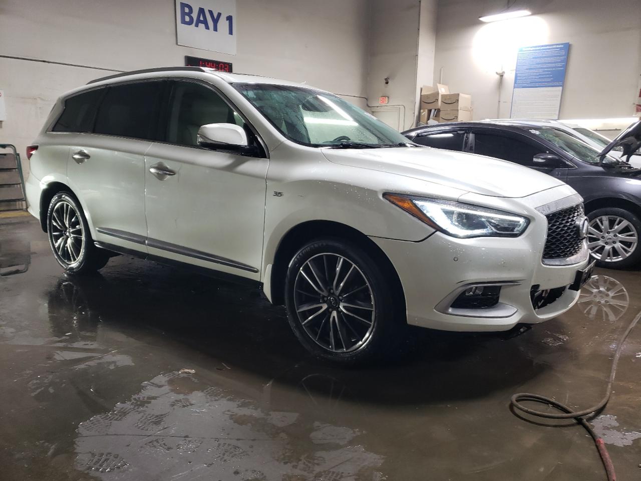 2016 Infiniti QX60 - Image 4