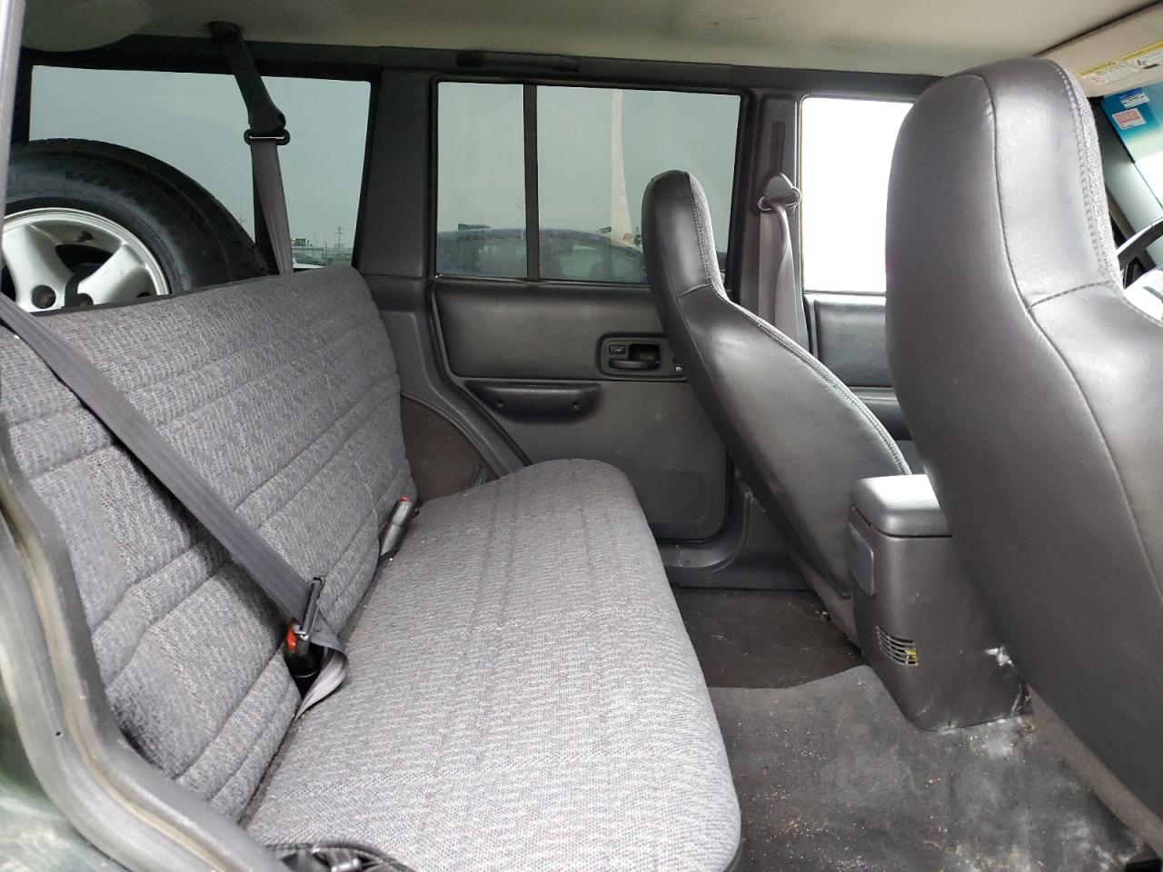 2001 Jeep Grand Cherokee - Image 11