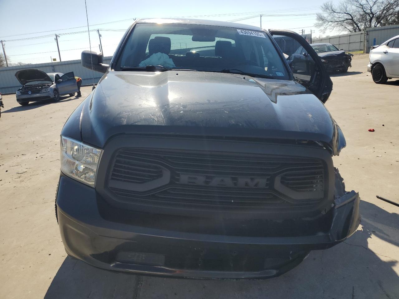 2016 RAM 1500 - Image 5