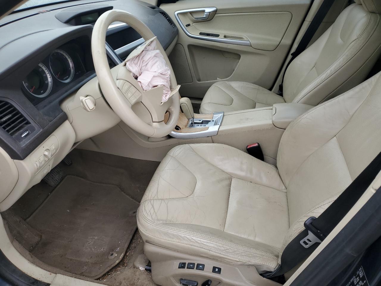 2010 Volvo XC60 - Image 7