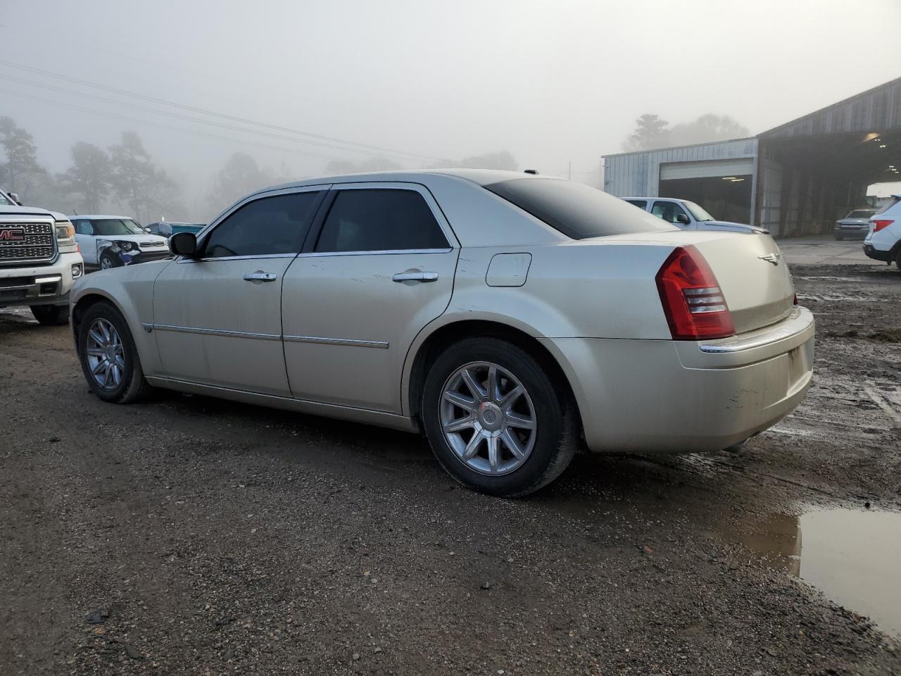 2006 Chrysler 300 - Image 2