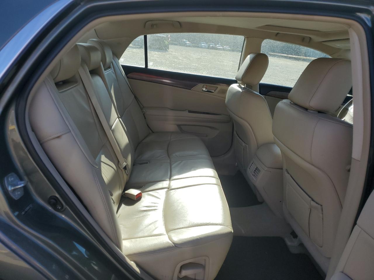 2011 Toyota Avalon - Image 10