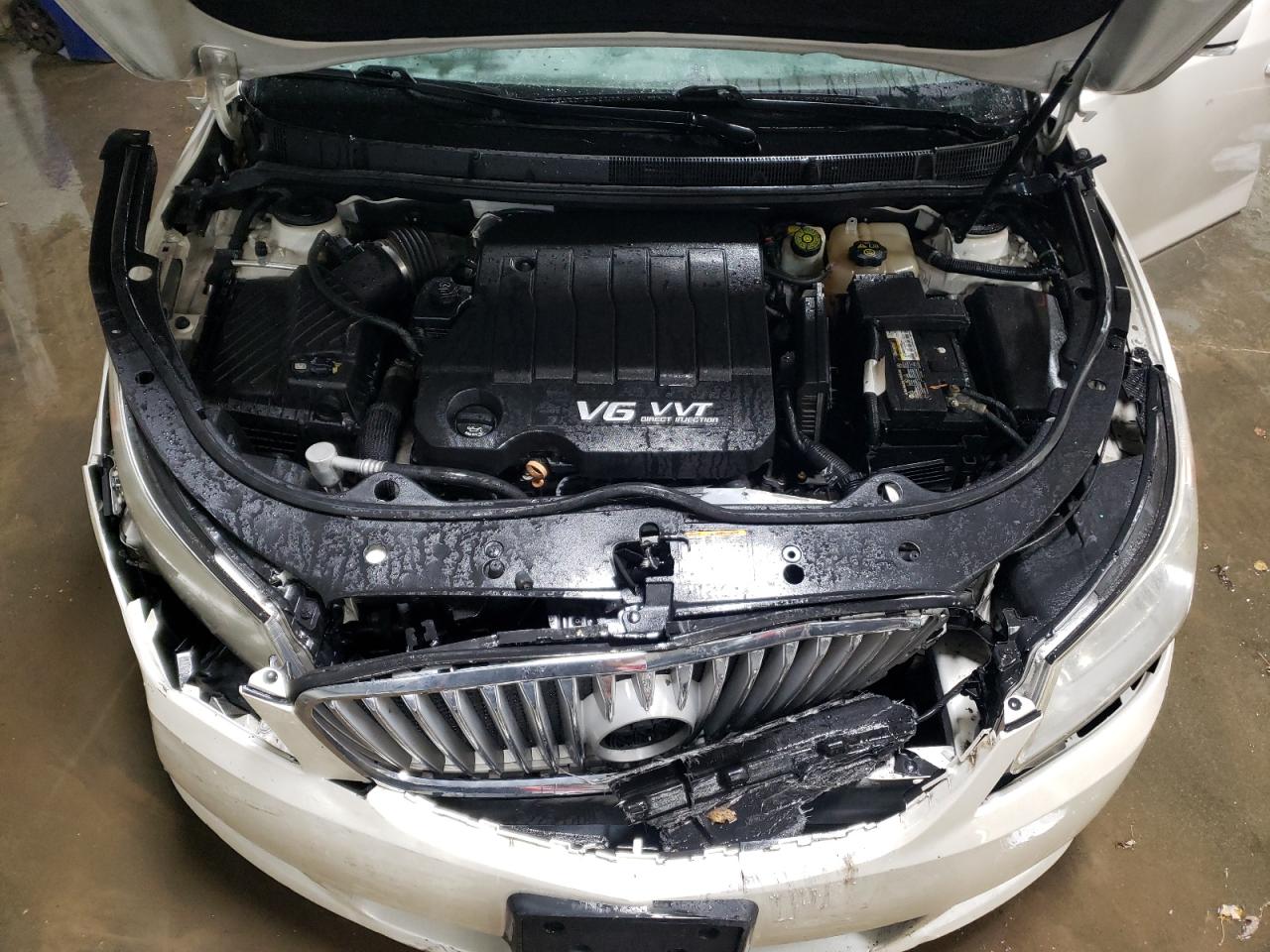 2010 Buick LaCrosse - Image 11