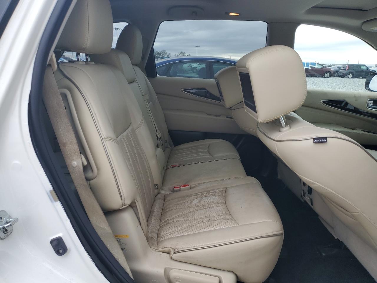 2016 Infiniti QX60 - Image 11