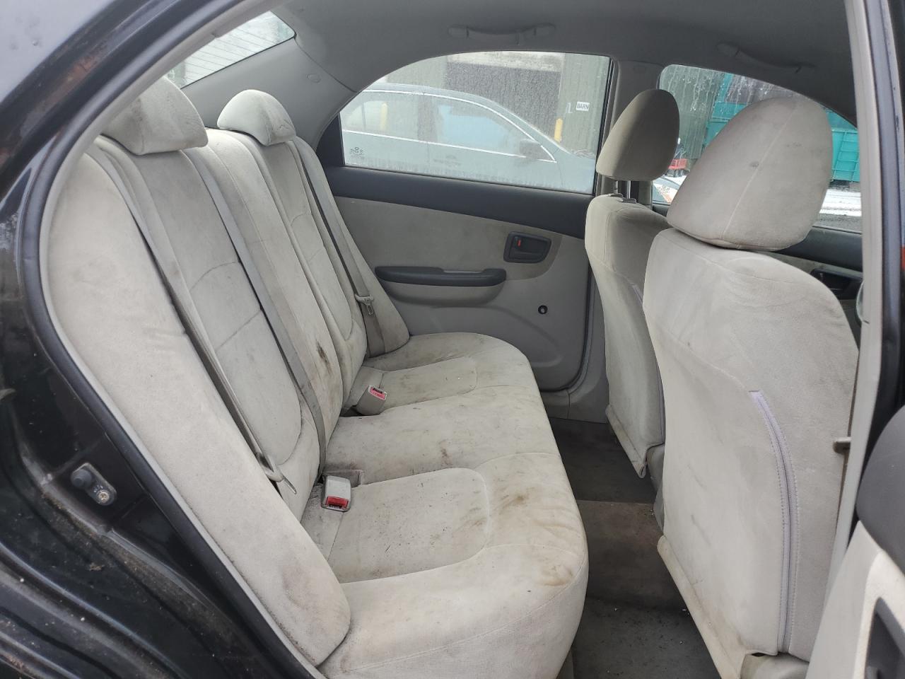 2005 Kia Spectra - Image 10