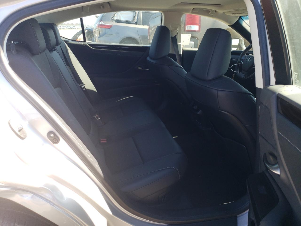 2019 Lexus ES - Image 10
