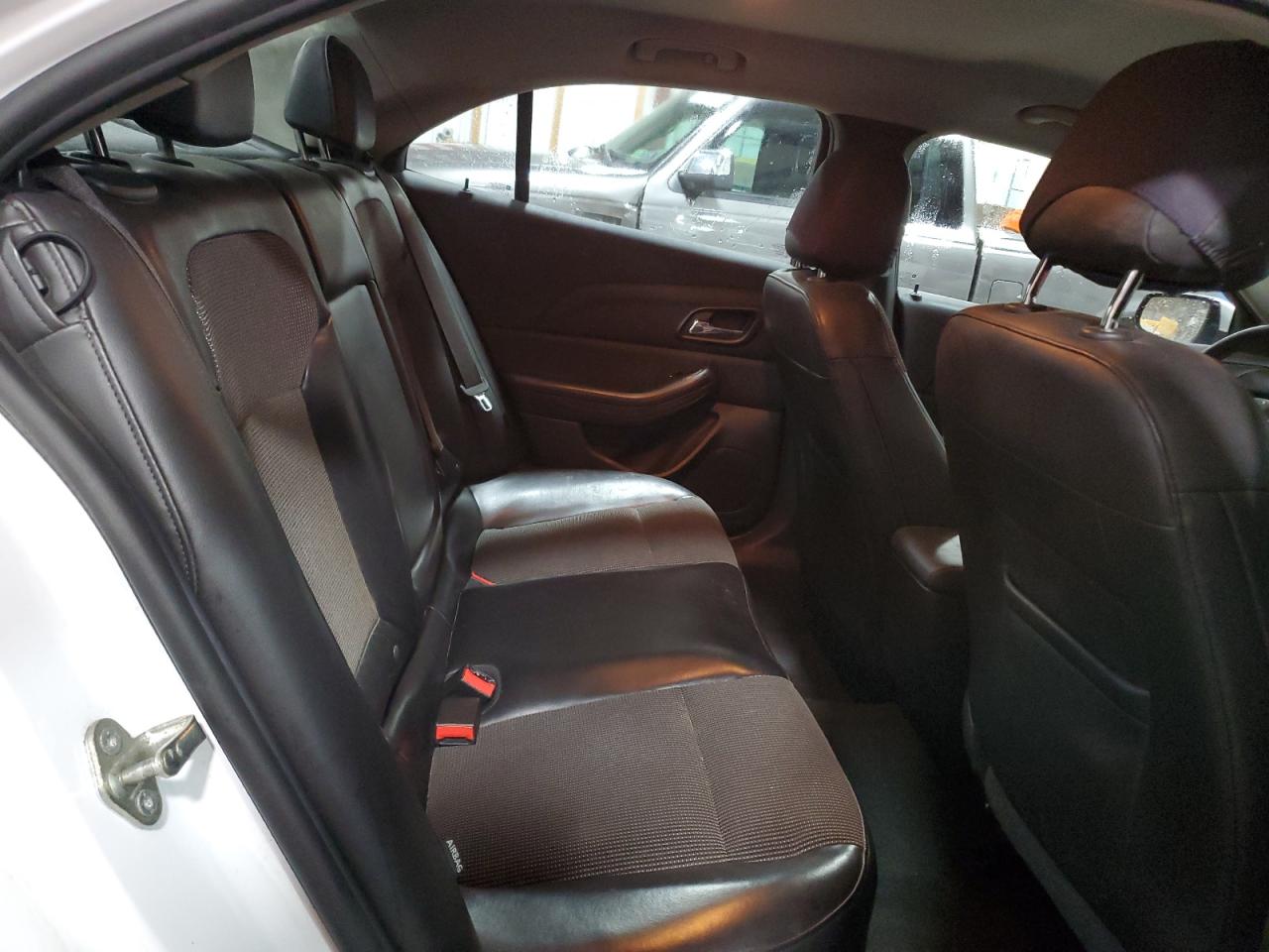 2014 Chevrolet Malibu - Image 10