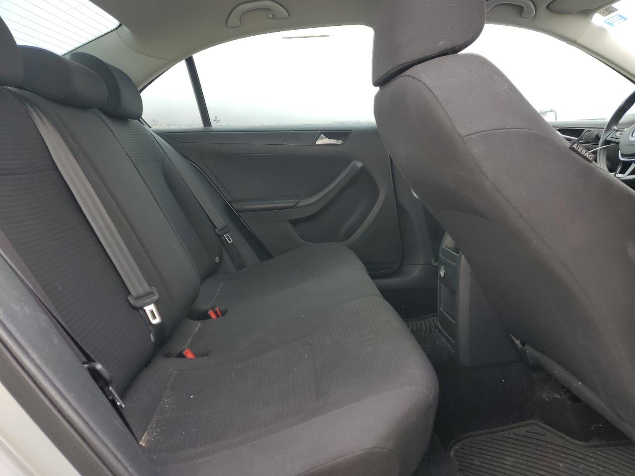 2015 Volkswagen Jetta - Image 10