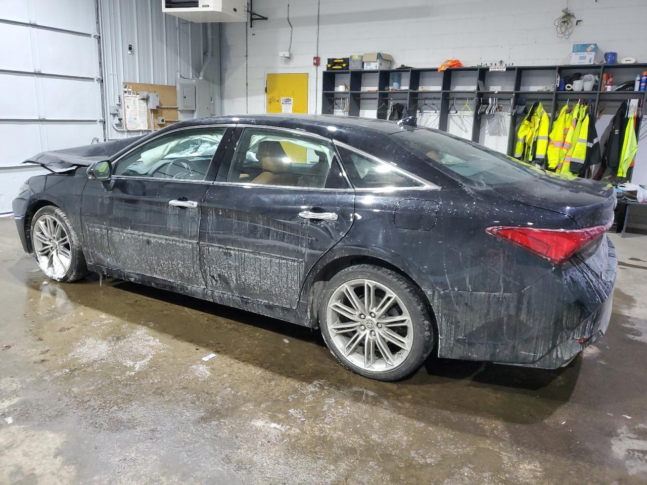 2021 Toyota Avalon - Image 2