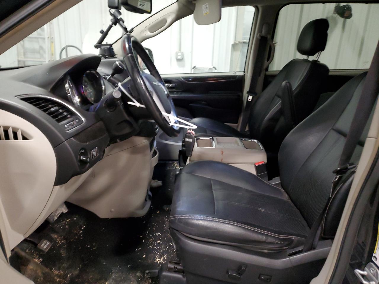 2014 Chrysler Town & Country Touring L VIN: 2C4RC1CG4ER215133 Lot: 45838035