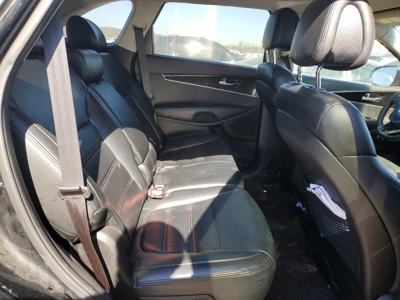 2016 Kia Sorento - Image 10