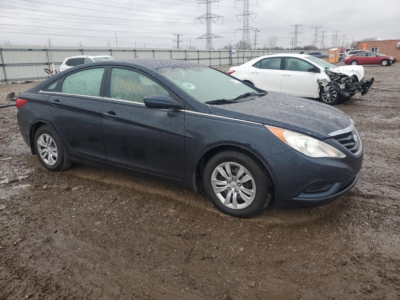 2011 Hyundai Sonata - Image 4