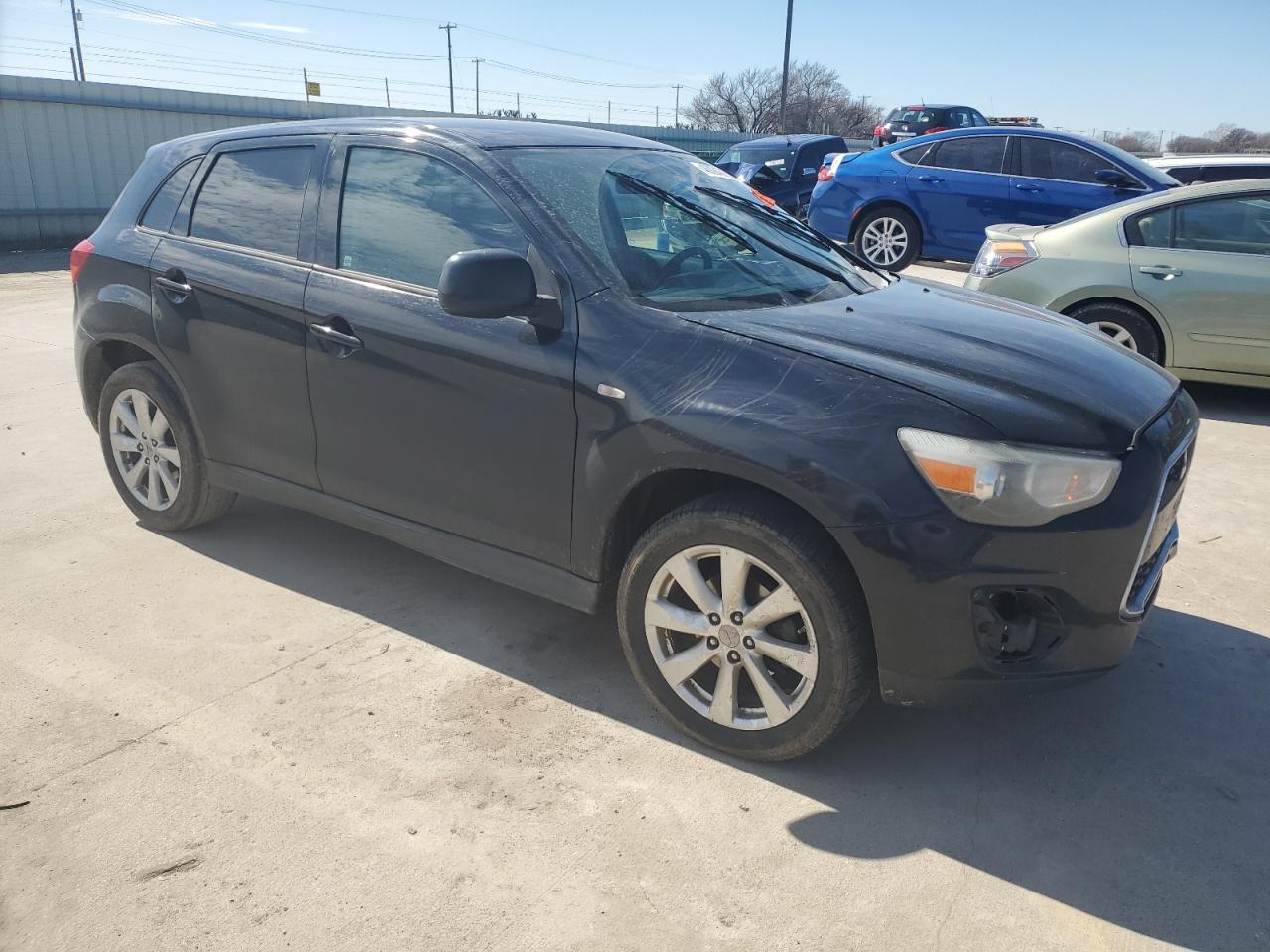 2015 Mitsubishi Outlander - Image 4