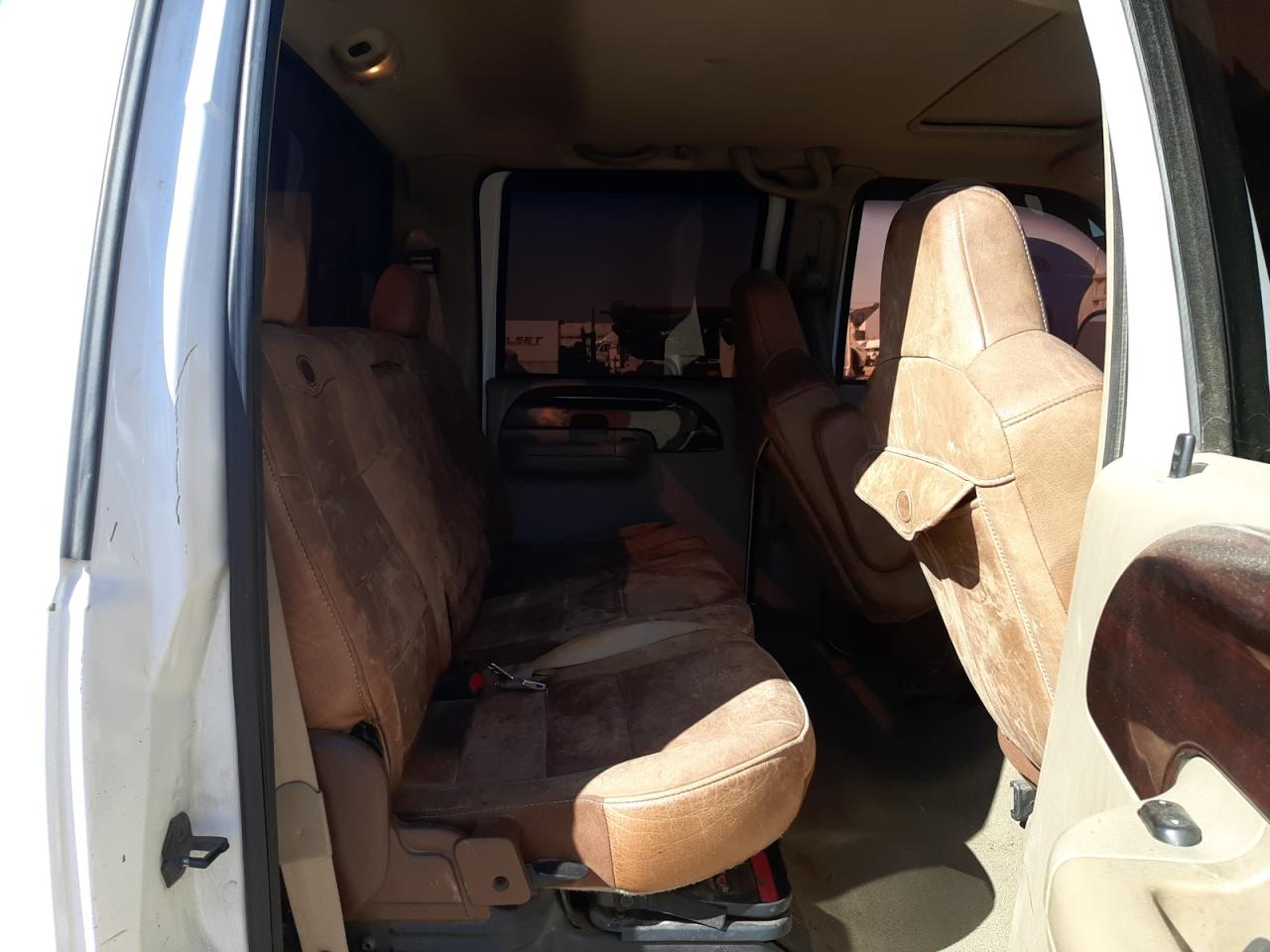 2006 Ford F350 - Image 10