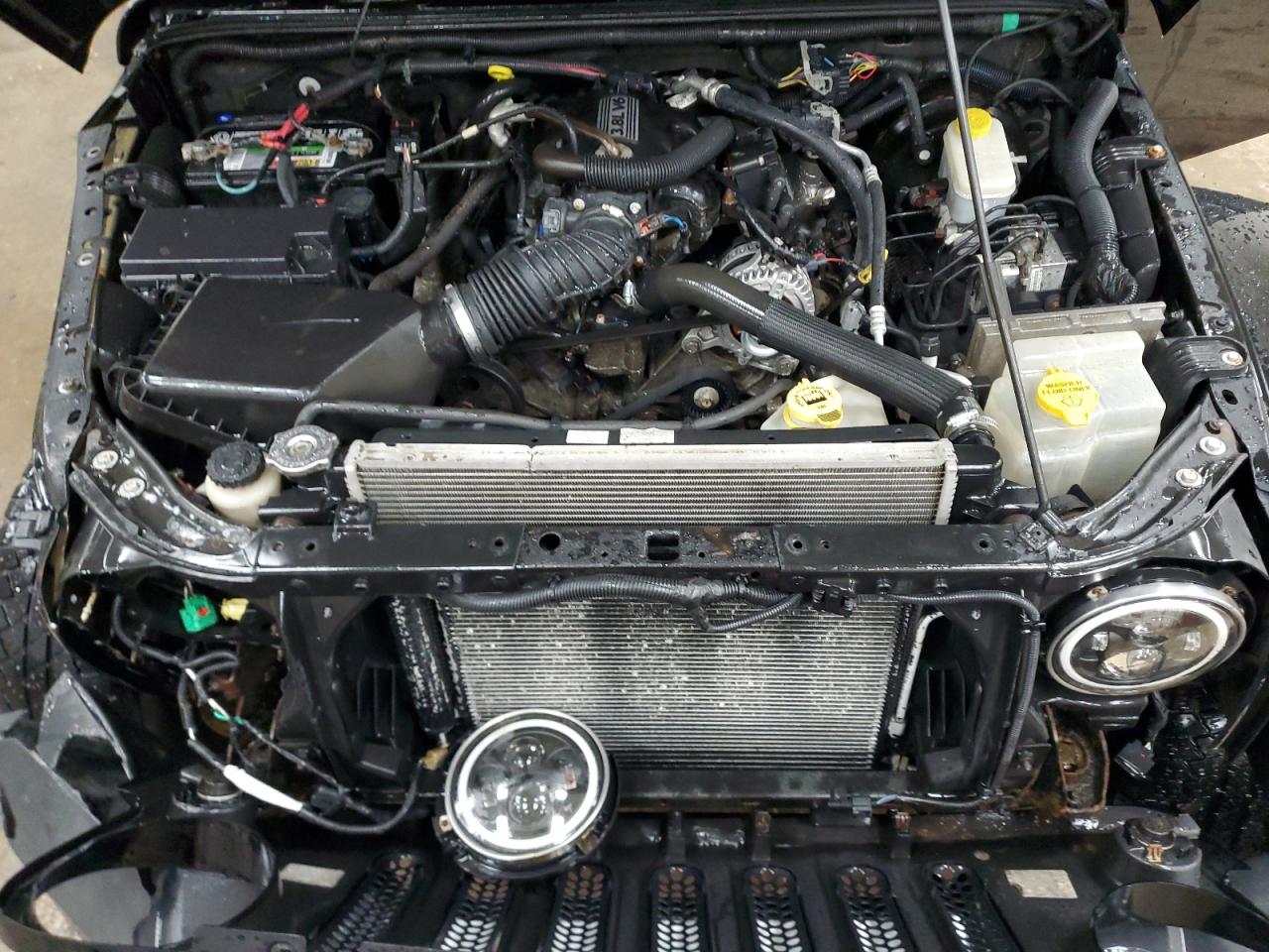 2011 Jeep Wrangler - Image 12