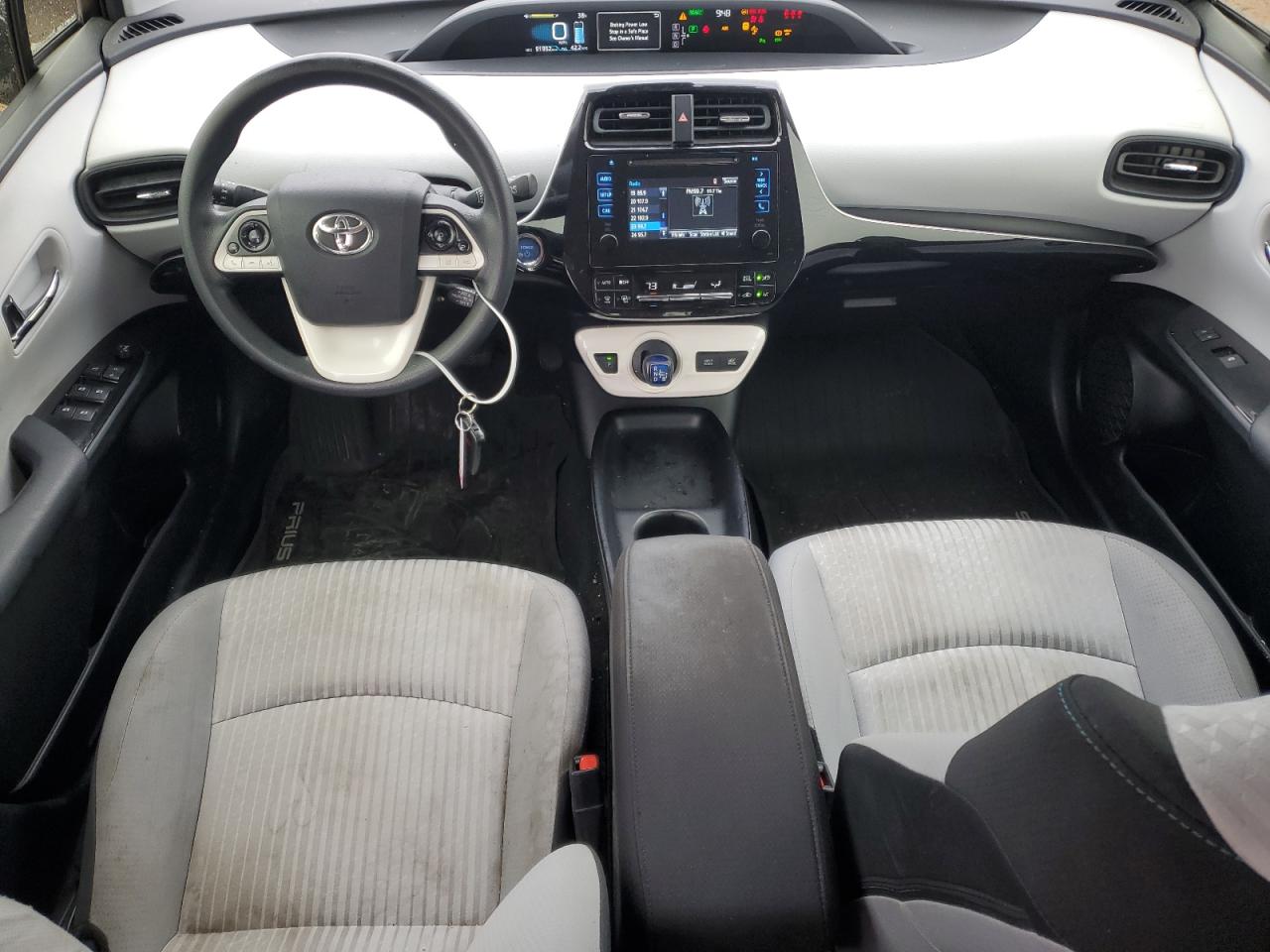 2017 Toyota Prius - Image 8