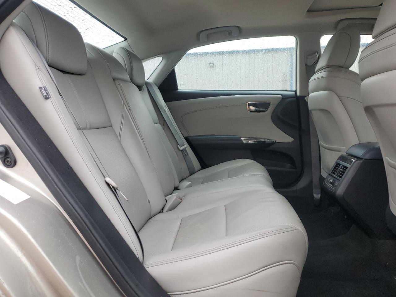 2014 Toyota Avalon - Image 10