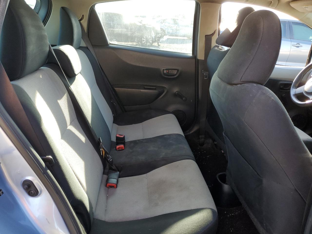 2013 Toyota Yaris - Image 11