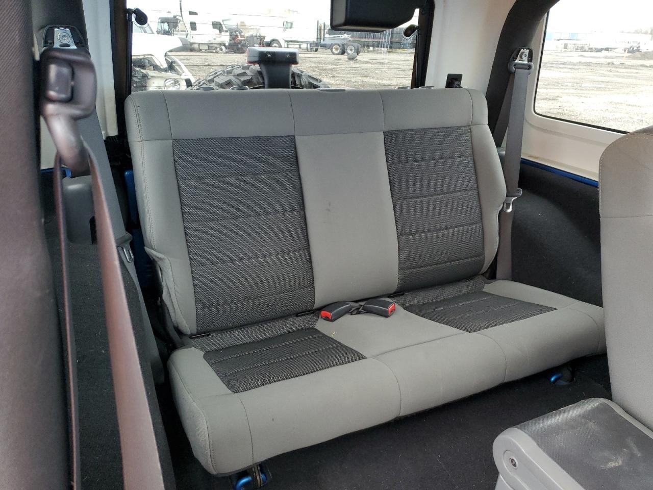2009 Jeep Wrangler - Image 10