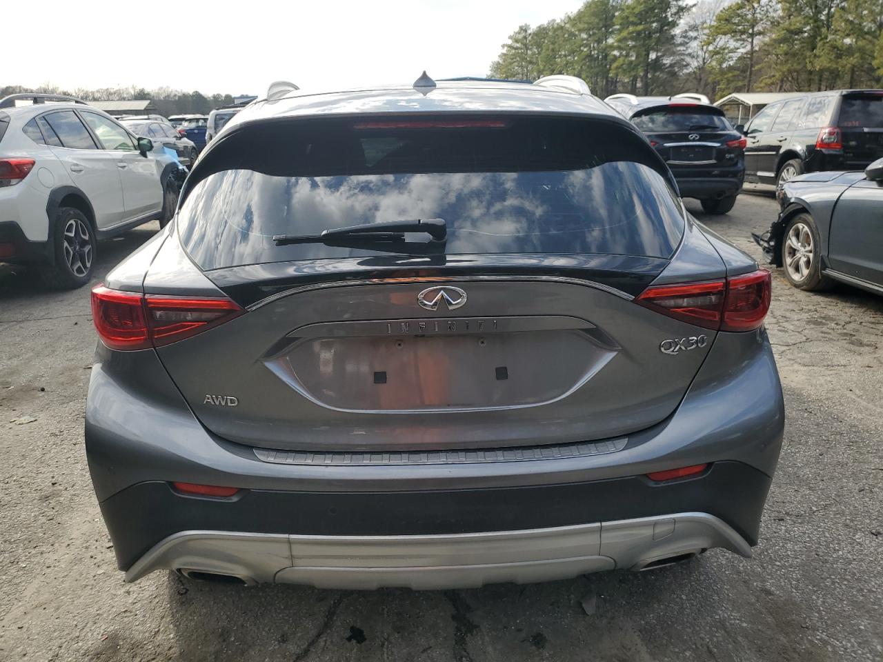 2017 Infiniti QX30 - Image 6