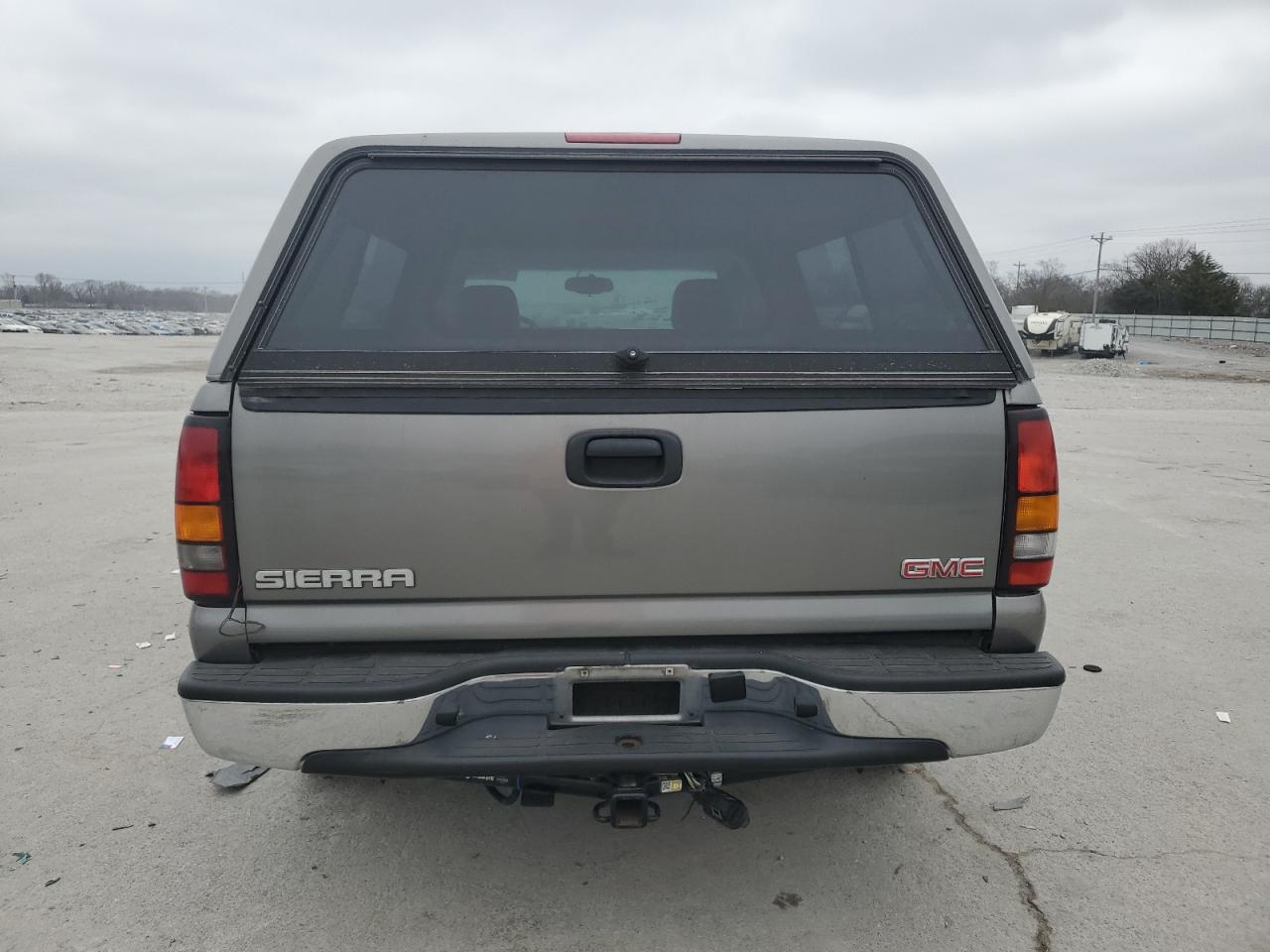 2006 GMC Sierra - Image 6