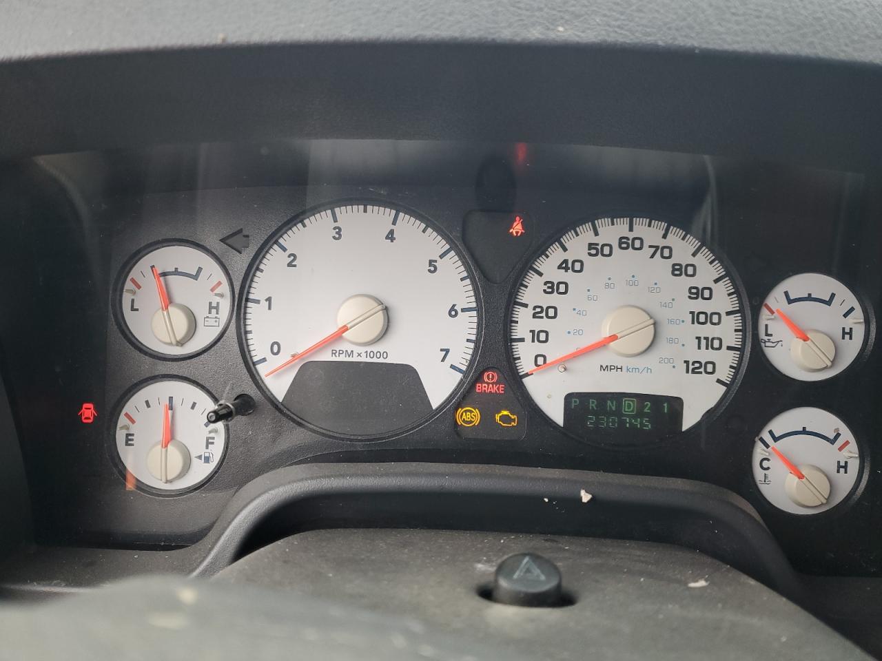 2006 Dodge RAM - Image 9