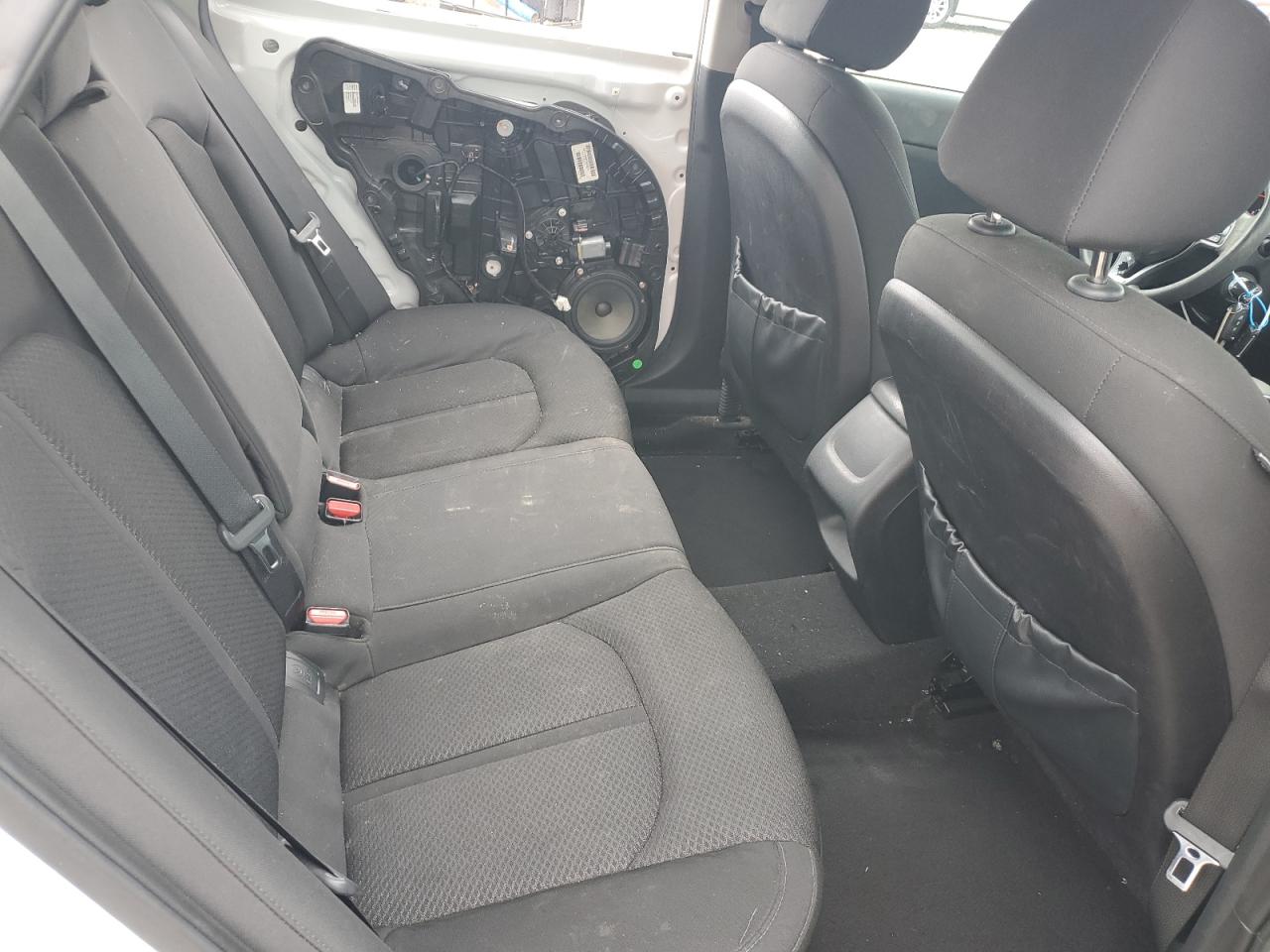 2016 Kia Optima - Image 12