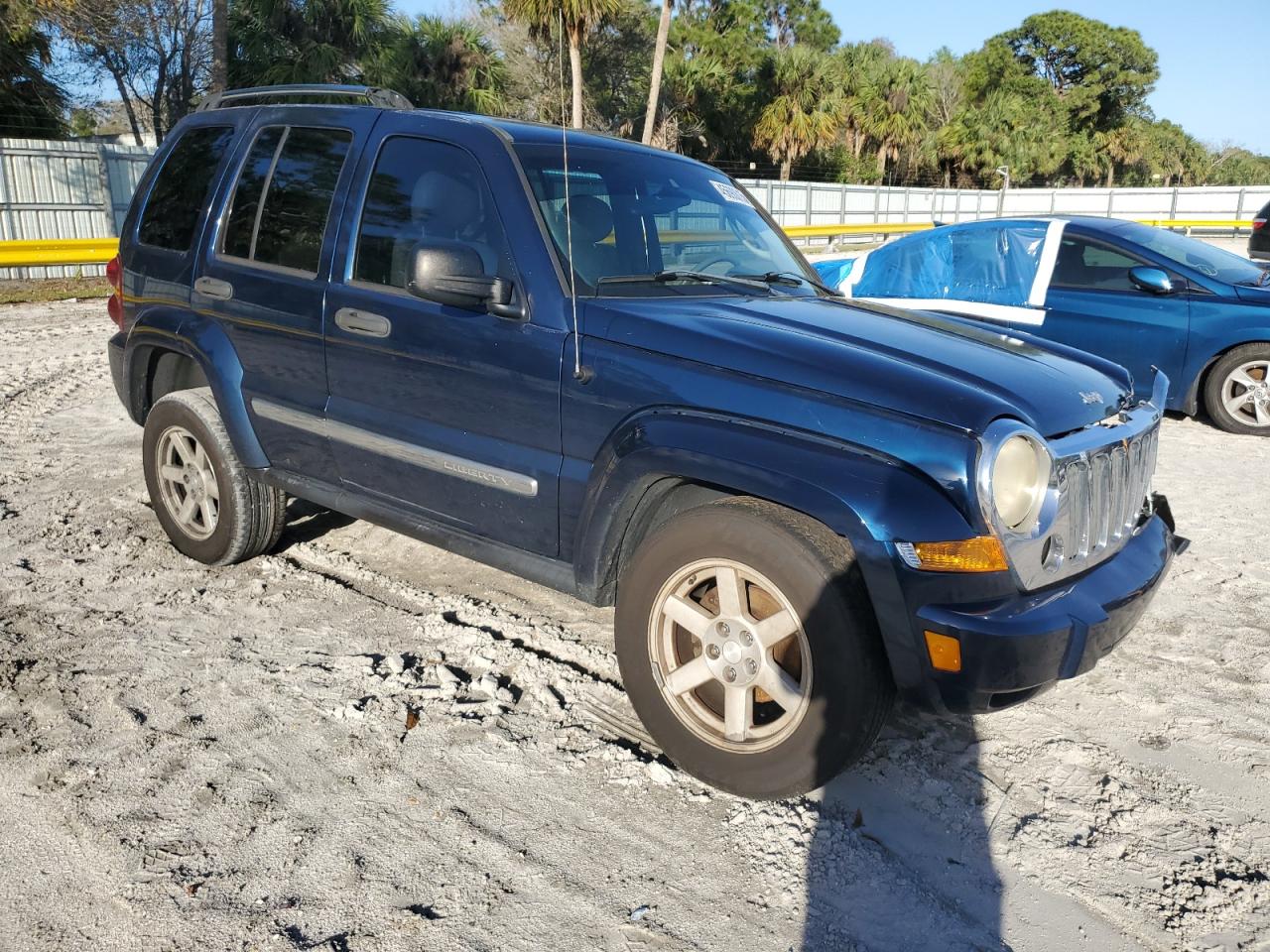 2005 Jeep Liberty (North America) - Image 4