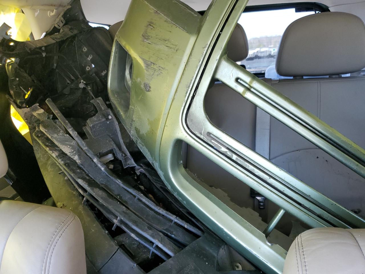 2010 Mercury Mariner - Image 10