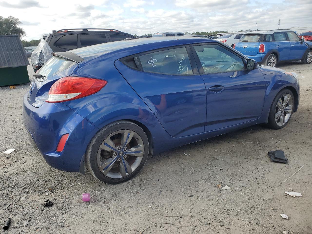 2015 Hyundai Veloster - Image 3