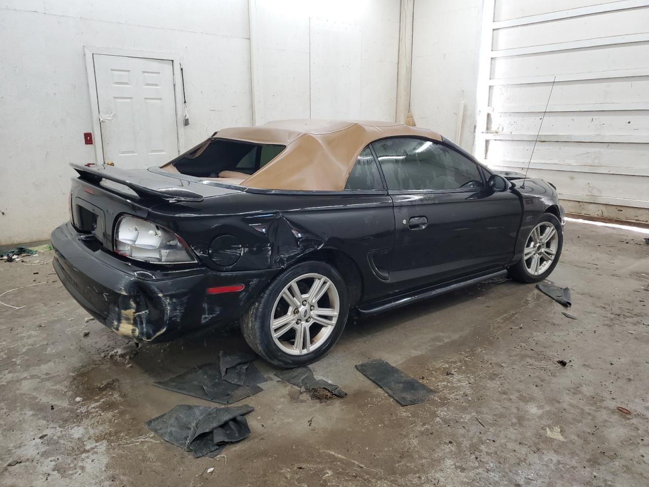 1994 Ford Mustang - Image 3