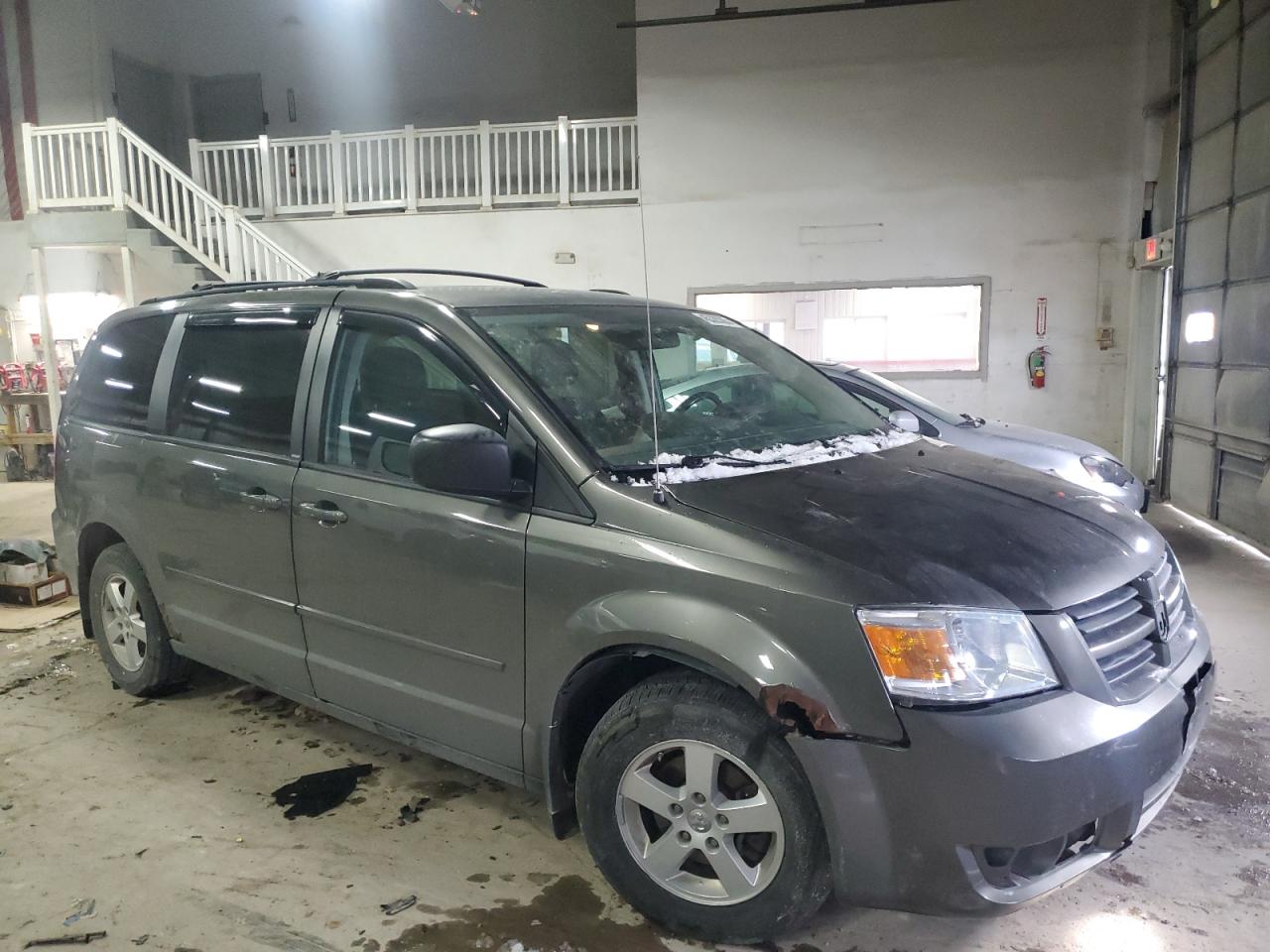 2010 Dodge Caravan - Image 4