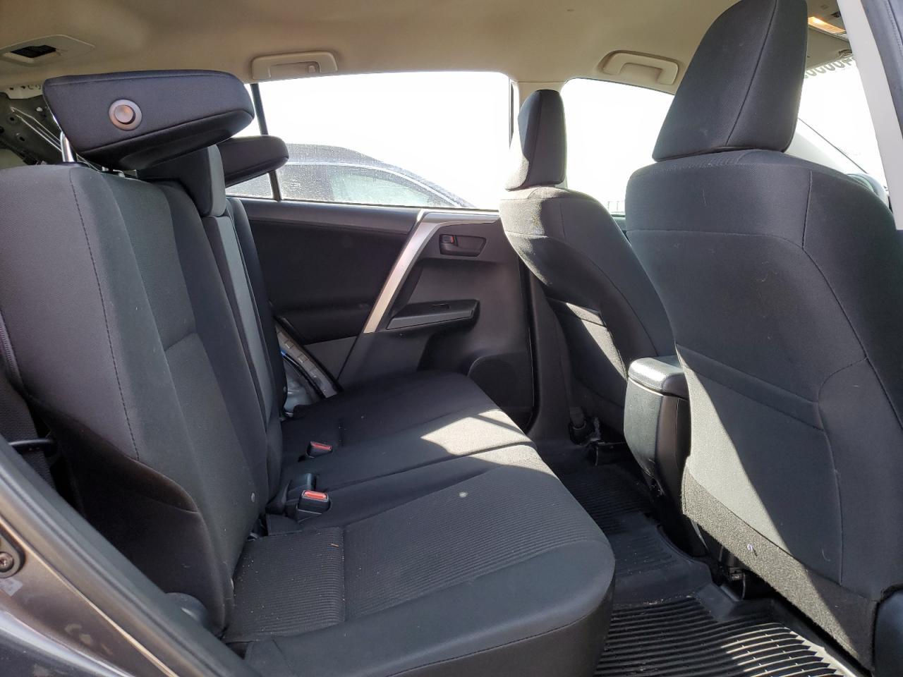 2018 Toyota RAV 4 - Image 11