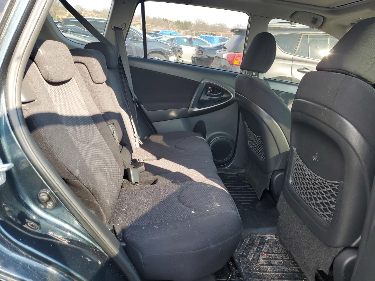 2010 Toyota RAV 4 - Image 11