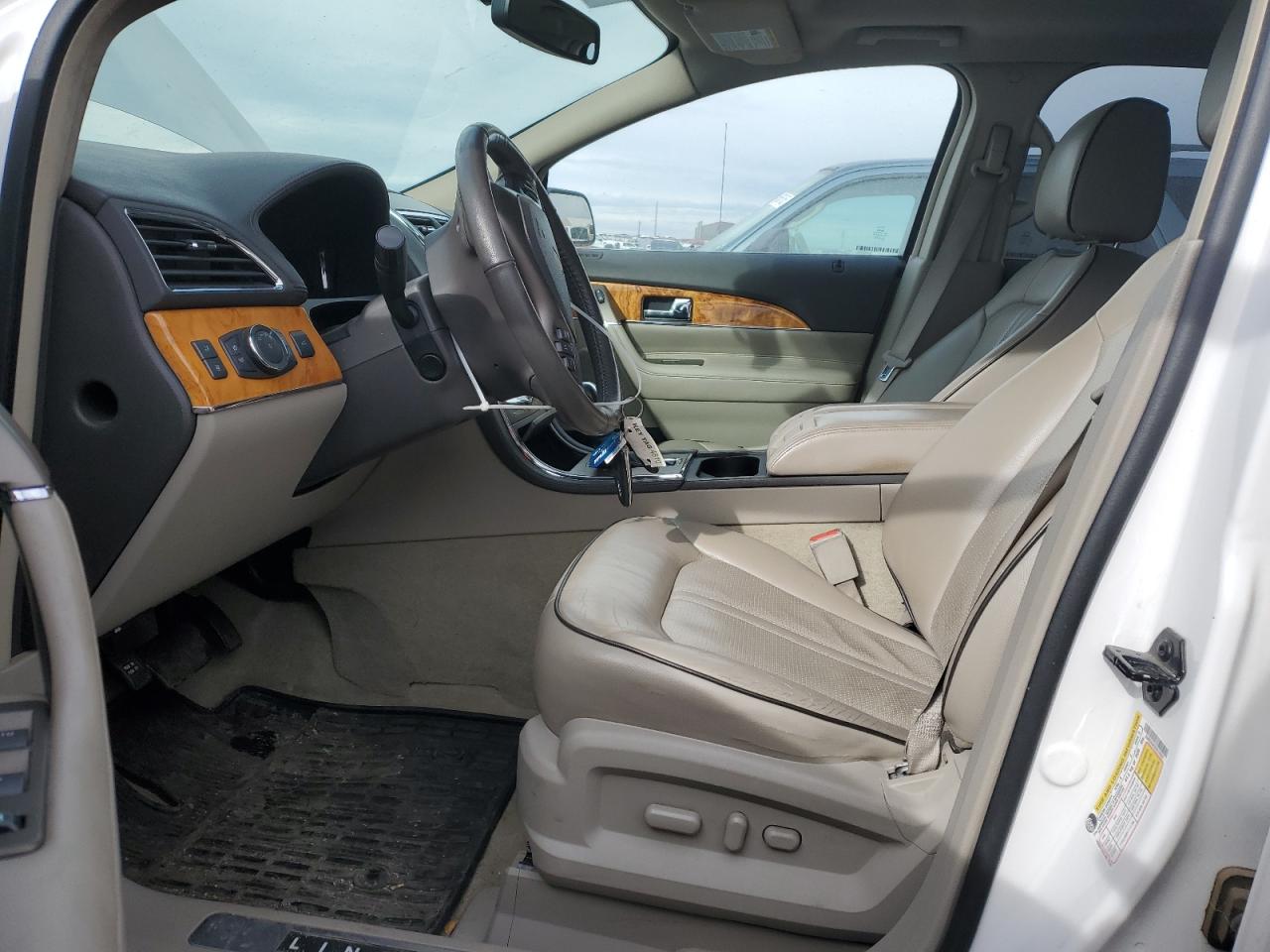 2012 Lincoln MKX - Image 7