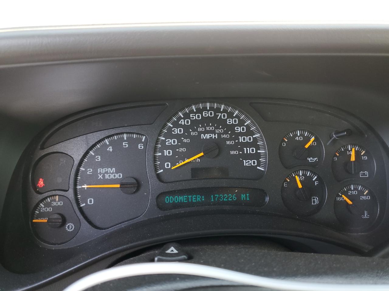 2005 GMC Sierra - Image 9