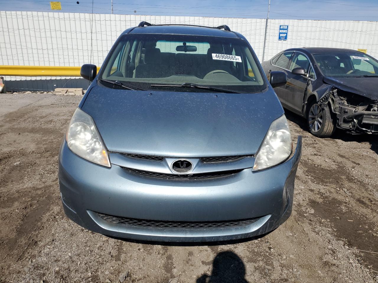 2009 Toyota Sienna - Image 5